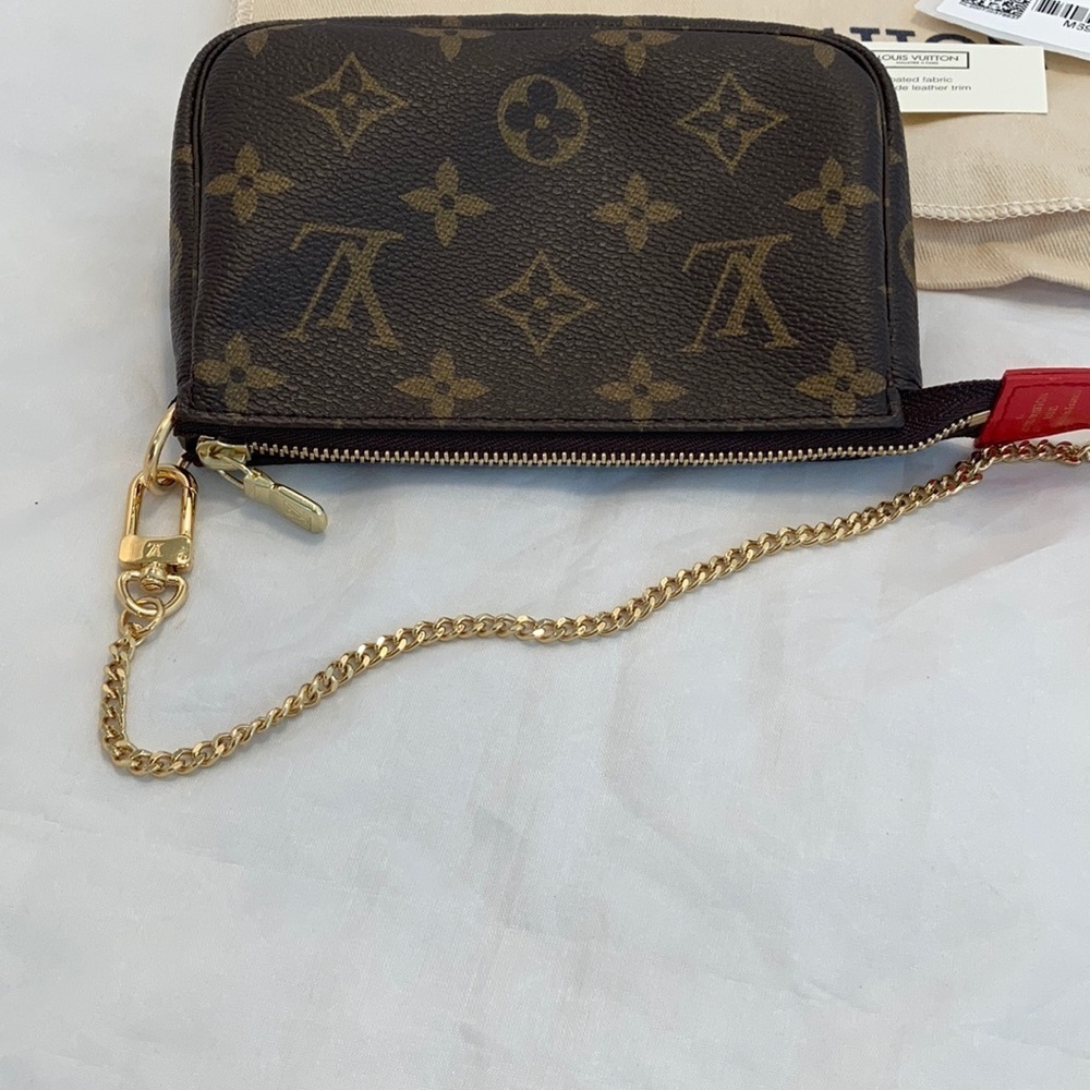 𝅺LOUIS Vuitton Christmas 2020 mini pochette access - Picture 6 of 13
